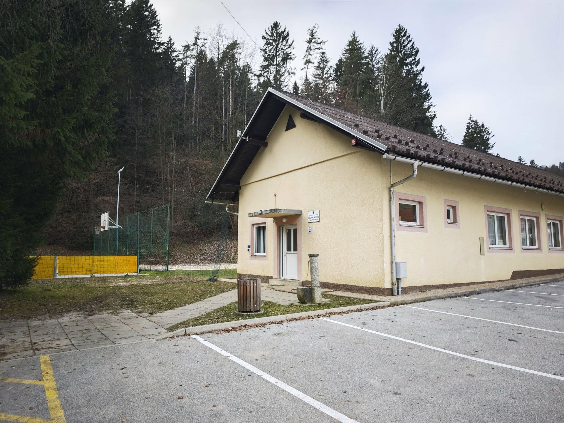 Na Ravnah potrdili investicije za revitalizacijo Mladinskega doma ter prenovo Športne dvorane OŠ Prežihovega Voranca