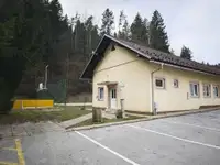 Na Ravnah potrdili investicije za revitalizacijo Mladinskega doma ter prenovo Športne dvorane OŠ Prežihovega Voranca